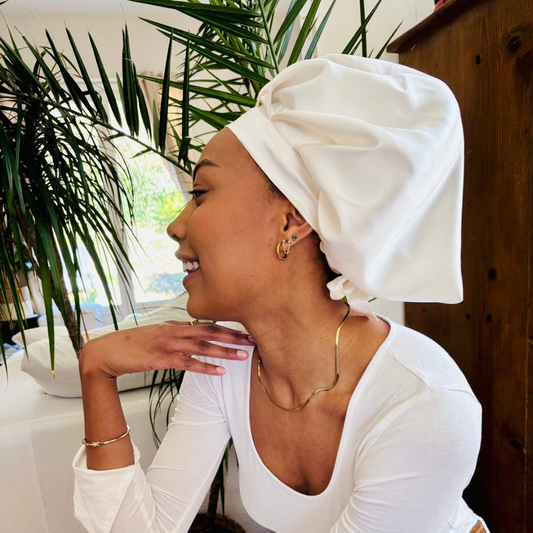 Bonnet de nuit en soie : Pourquoi vos cheveux en ont besoin
