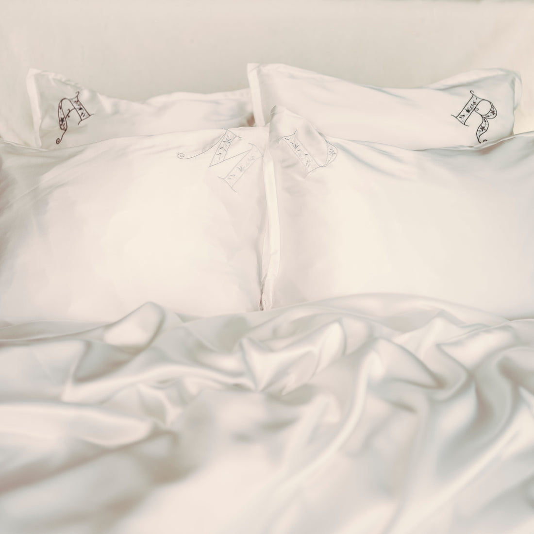 Taie d'oreiller en soie : Le guide complet pour un sommeil de luxe